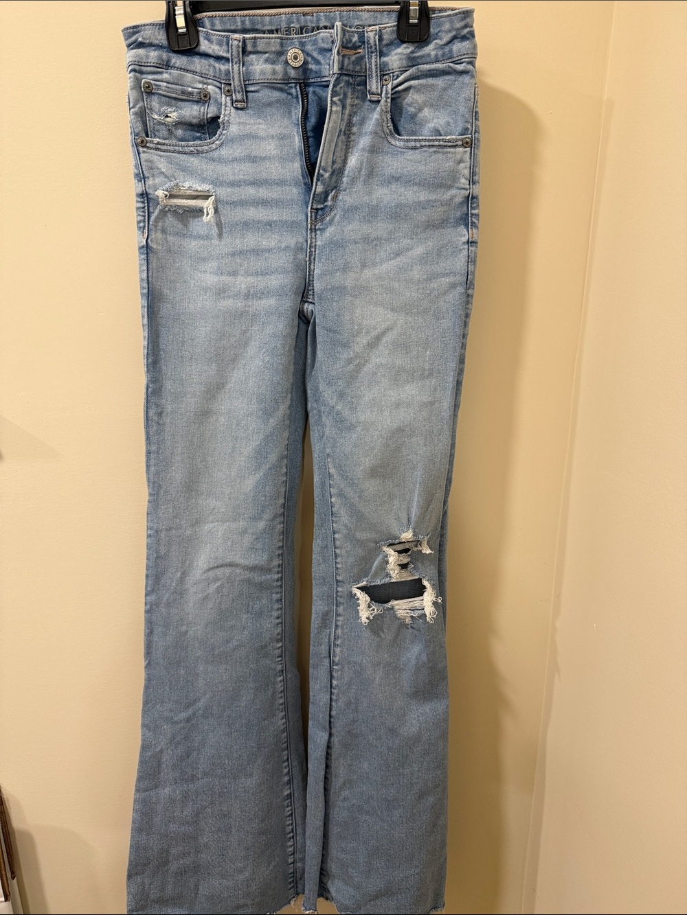 American Eagle Outfitters Light Blue Distressed Flare Jeans size 2 Long